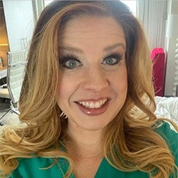 Lindsey Lundholm